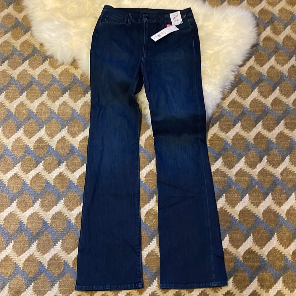 Joe’s jeans high rise curvy boot cut. Size 31
